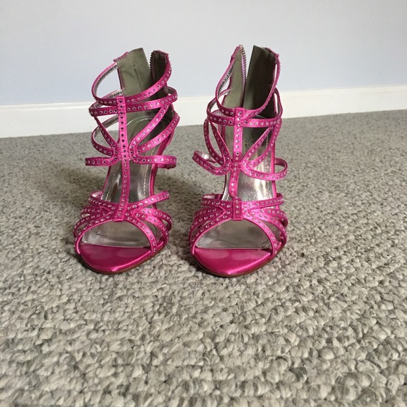 Begonia pink heels - Picture 1 of 3